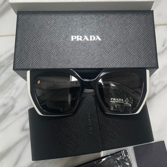 PRADA OR MAYBE J-LO SUNGLASSES, SHE HAS BEEN SEEN IN THIS PAIR EVERYWHERE - Picture 10 of 16